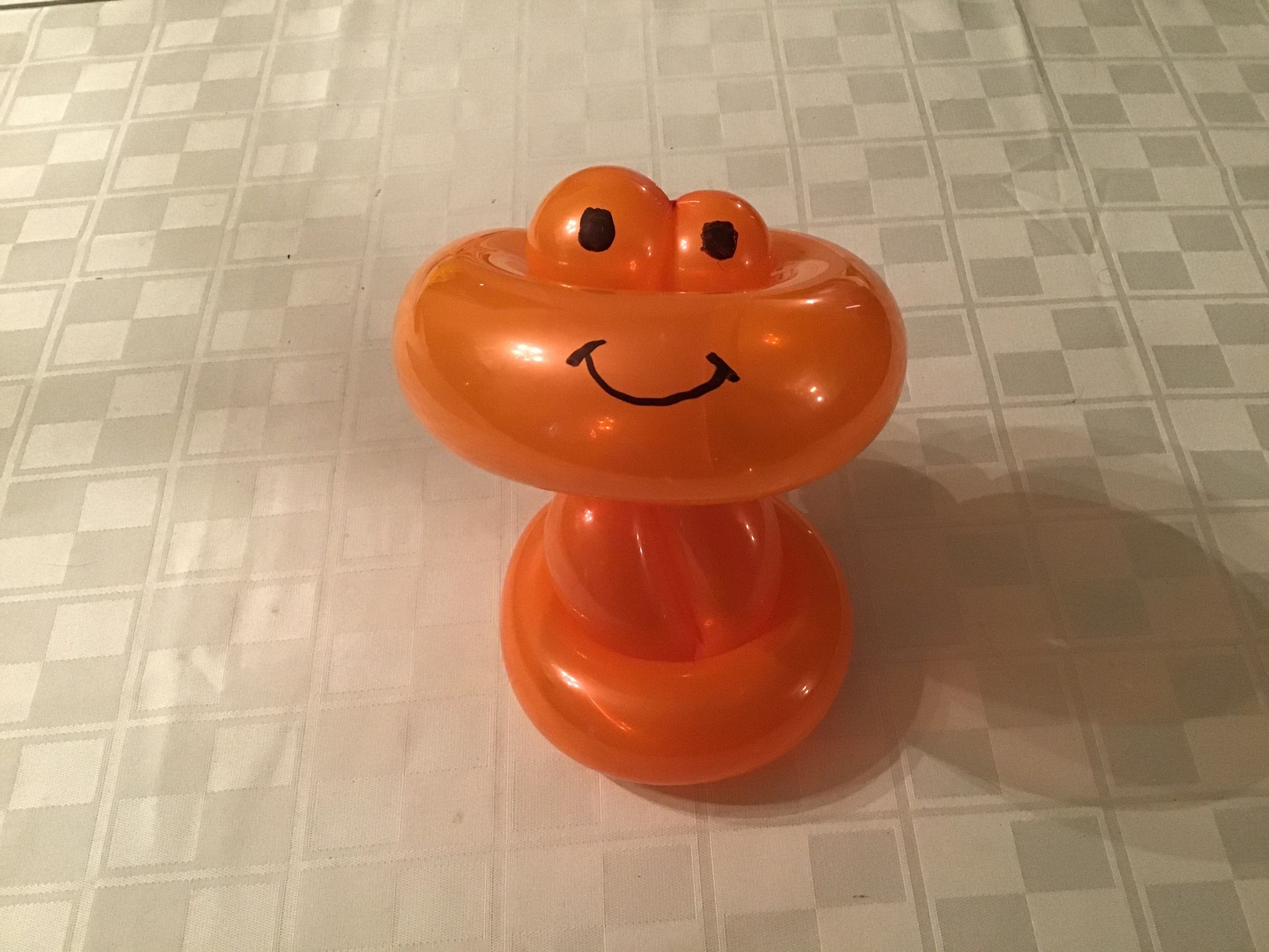 balloon animal frog